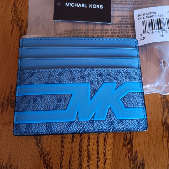 Michael Kors Accessories - *Price Drop* New Michael Kors Cooper Graphic Tall Card Case